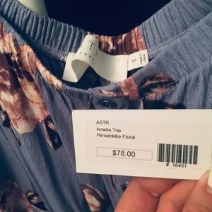 Gorgeous ASTR flowy off the shoulder top